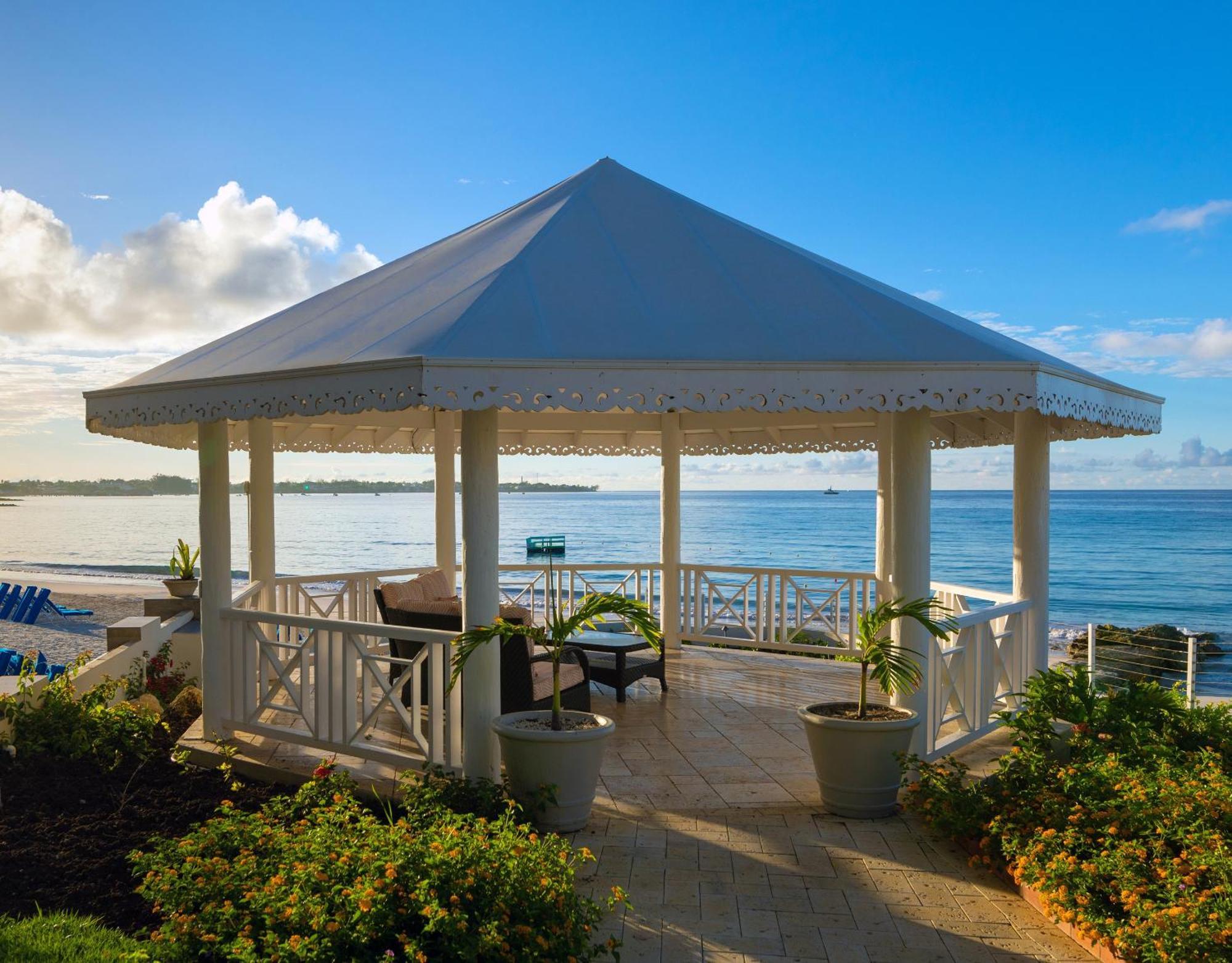 Sea Breeze Beach House All Inclusive By Ocean Hotels Christchurch Eksteriør billede